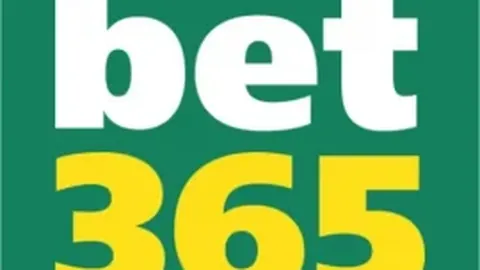 曼联追逐阿劳霍，巴萨引援赫伊森备选